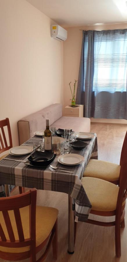 Family Holiday Apartments Breez 1 Варна Екстер'єр фото