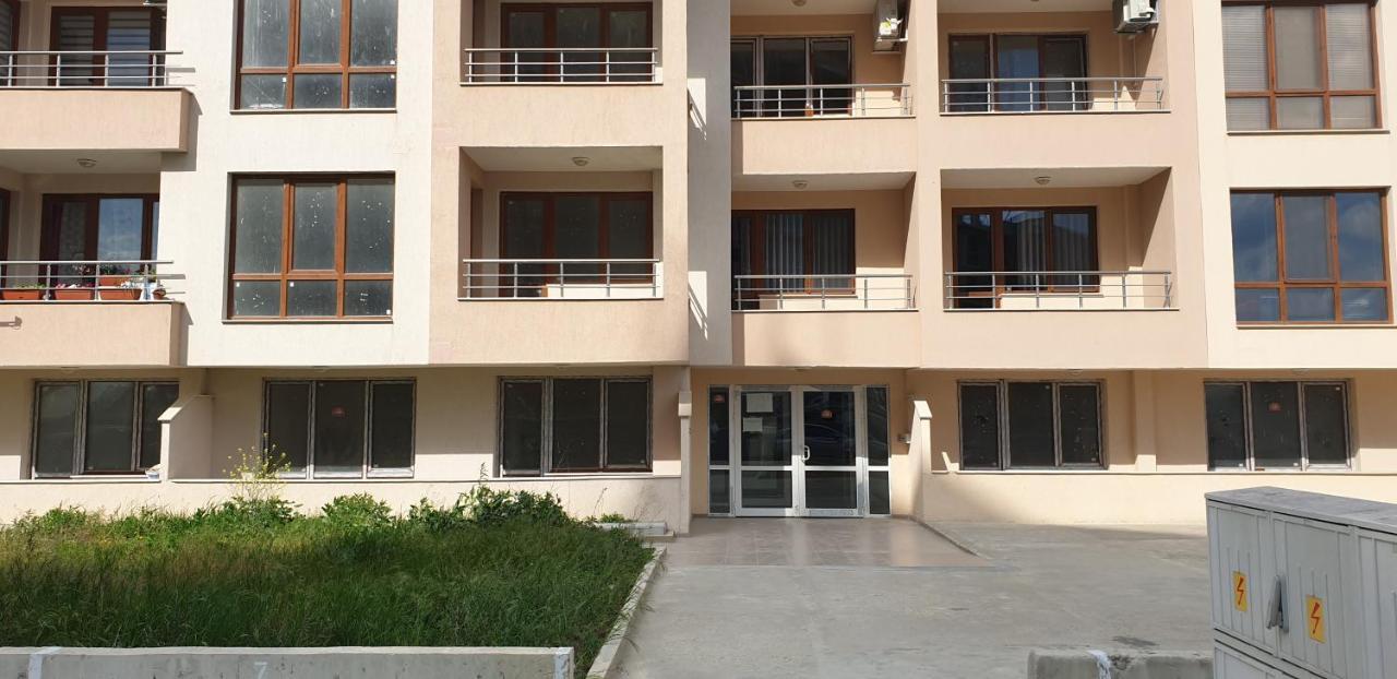 Family Holiday Apartments Breez 1 Варна Екстер'єр фото